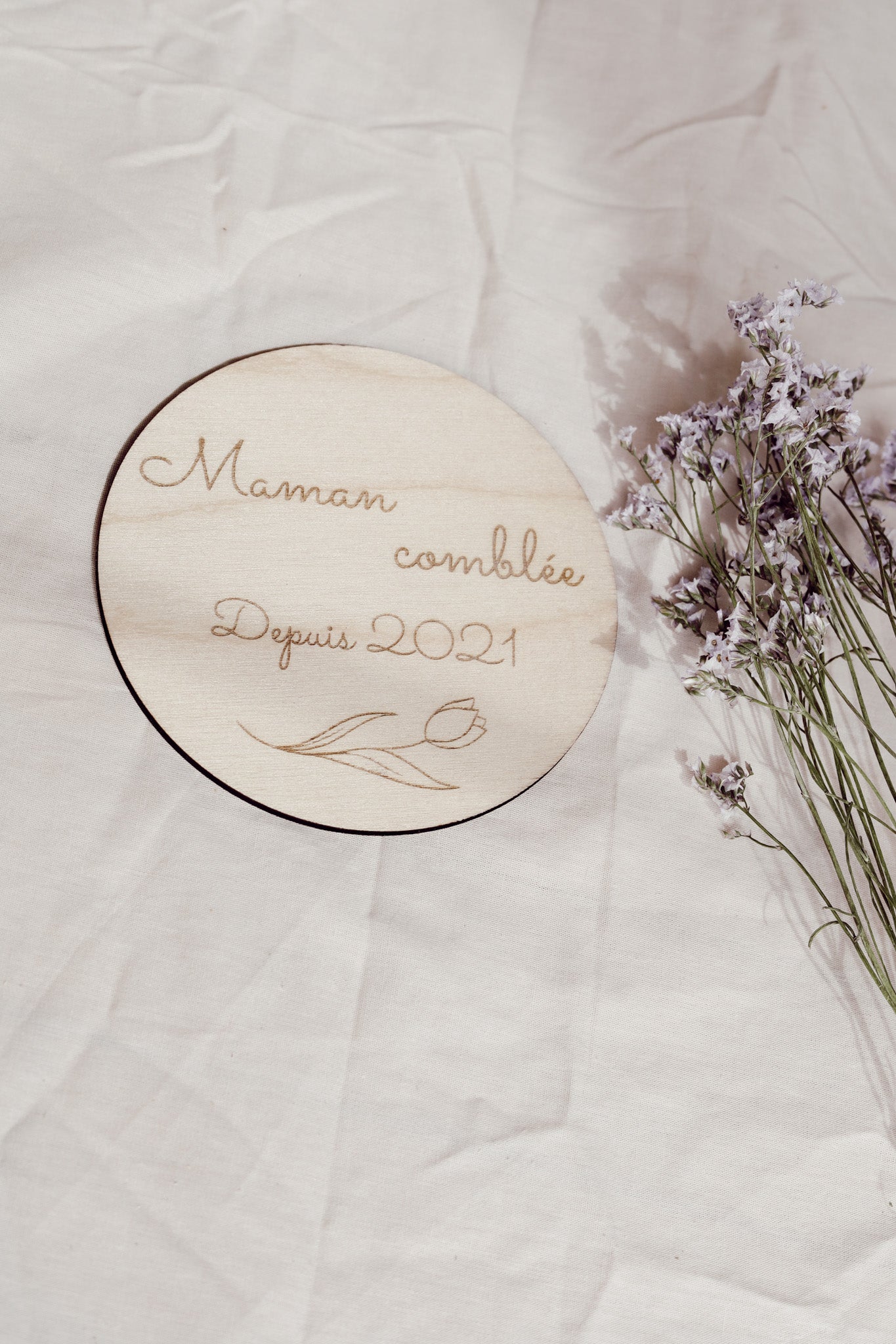 maman comblée pastille de bois personnalisé