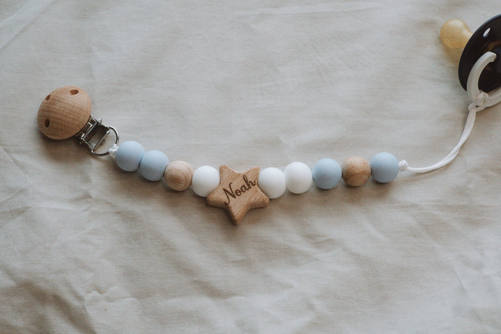 Attache suce personnalisée nom gravé ( thème étoile )