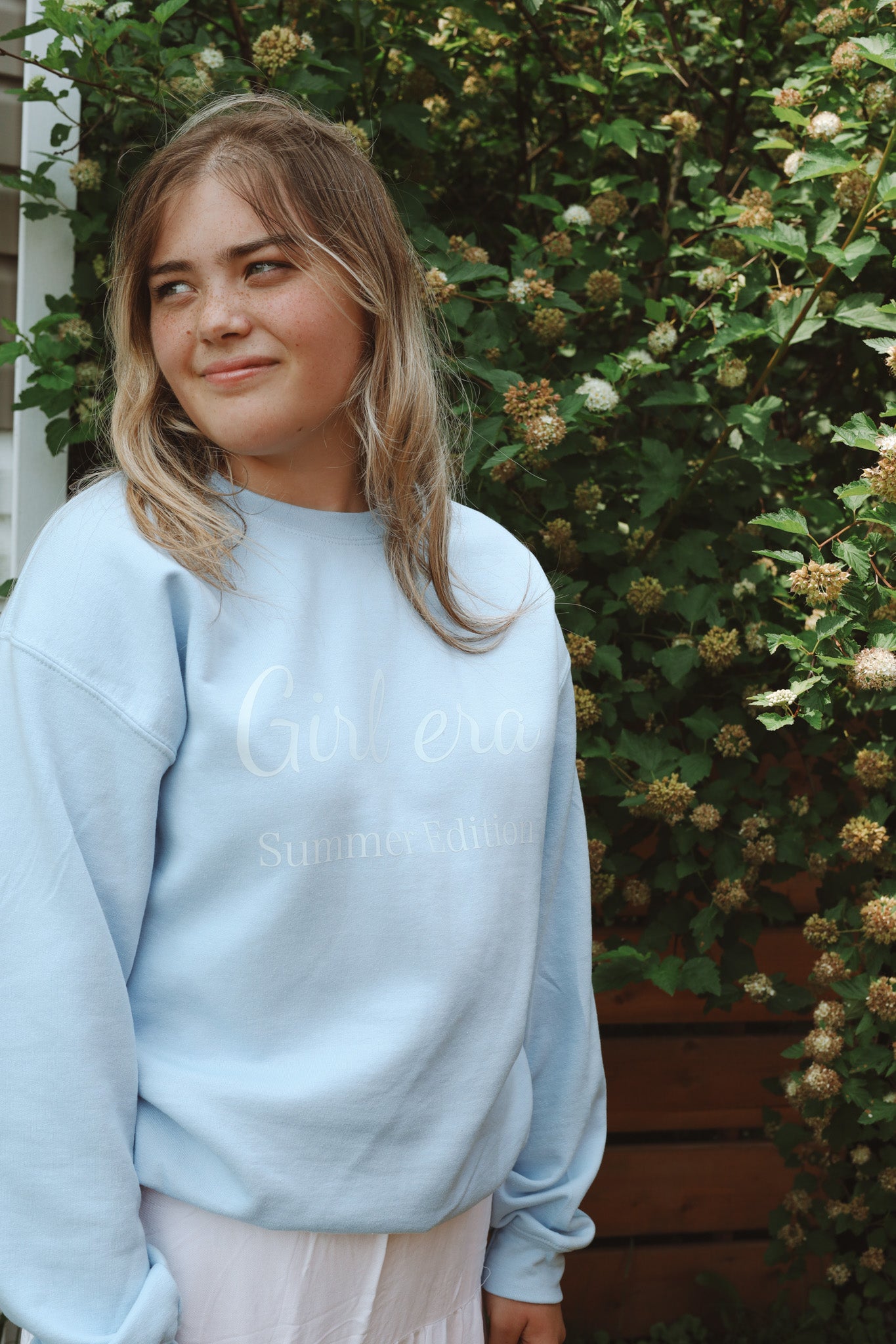 Crewneck Girl Era , Mom era summer edition