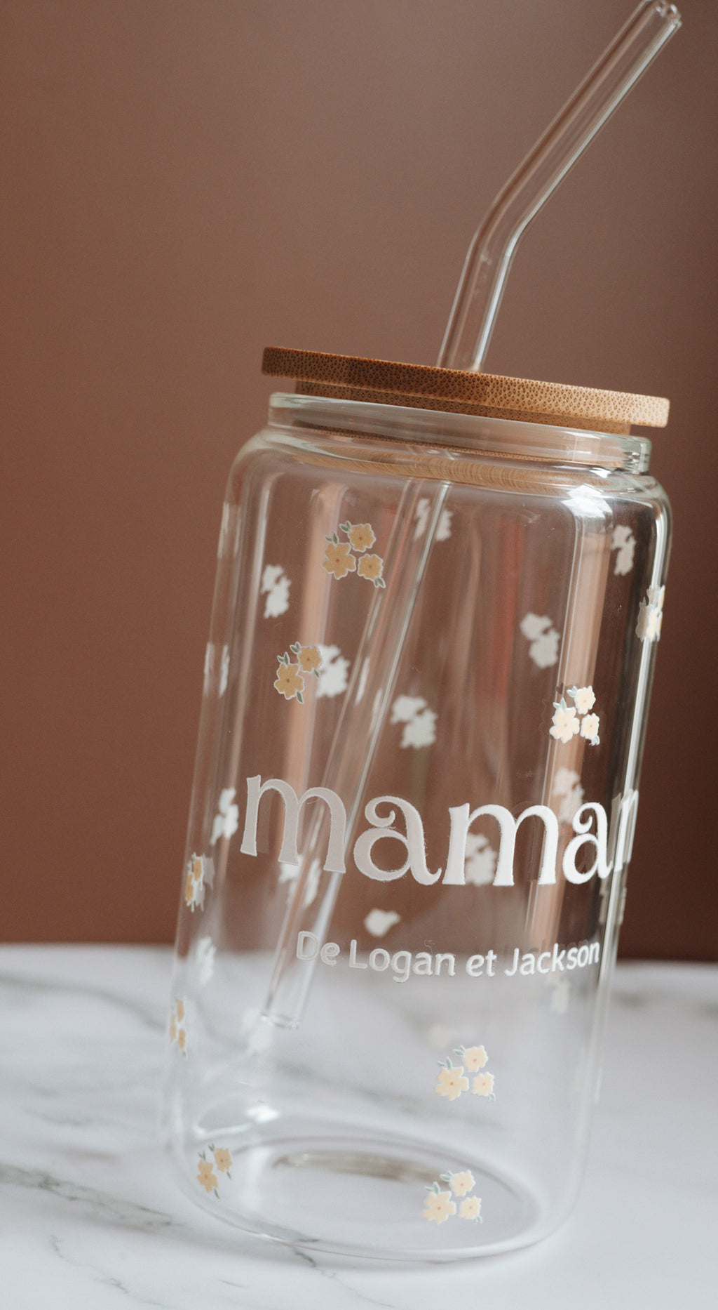 Verre avec couvercle en bambou Maman personnalisable avec le prénoms enfants
