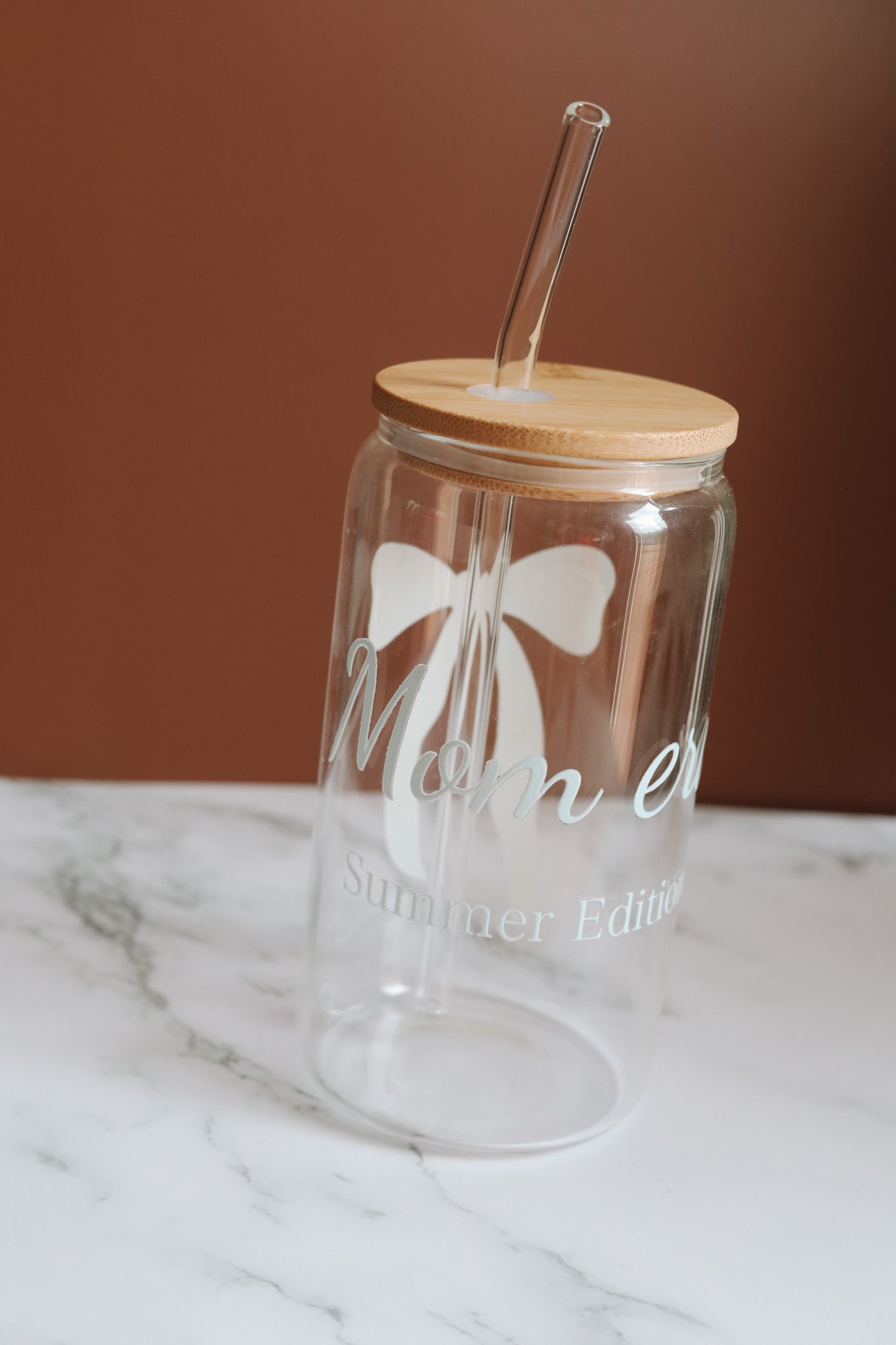 Girl Era, Mom Era , verre avec couvercle en bambou et paille en verre