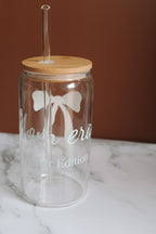Girl Era, Mom Era , verre avec couvercle en bambou et paille en verre
