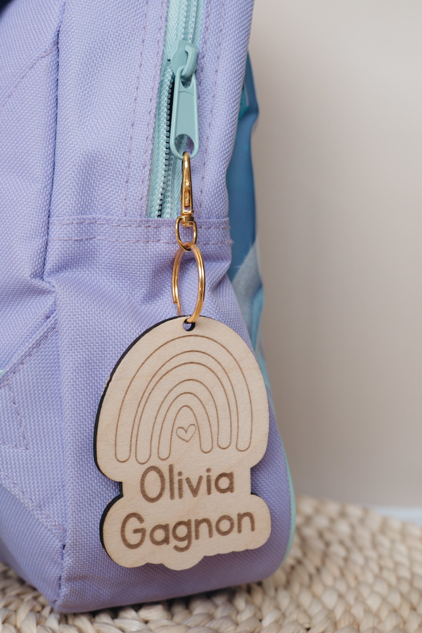 étiquette personnalisable en bois pour sac a dos , enfants