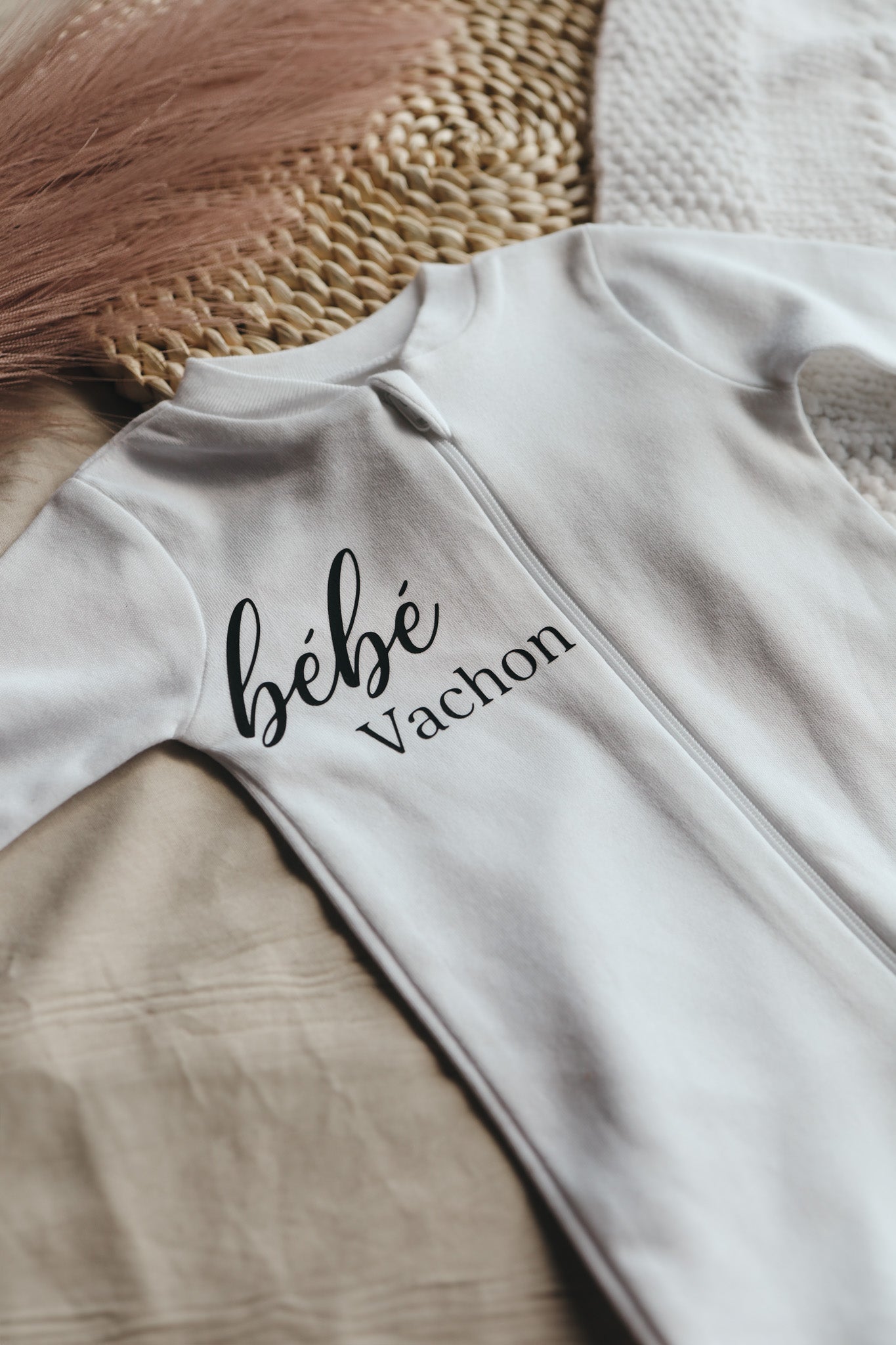 Pyjama annonce grossesse personnalisé bébé nom de famille idée originale future maman