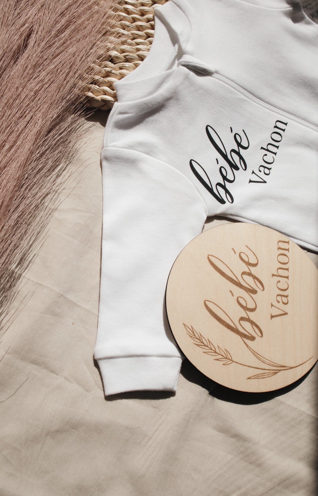 Pyjama annonce grossesse personnalisé bébé nom de famille idée originale future maman