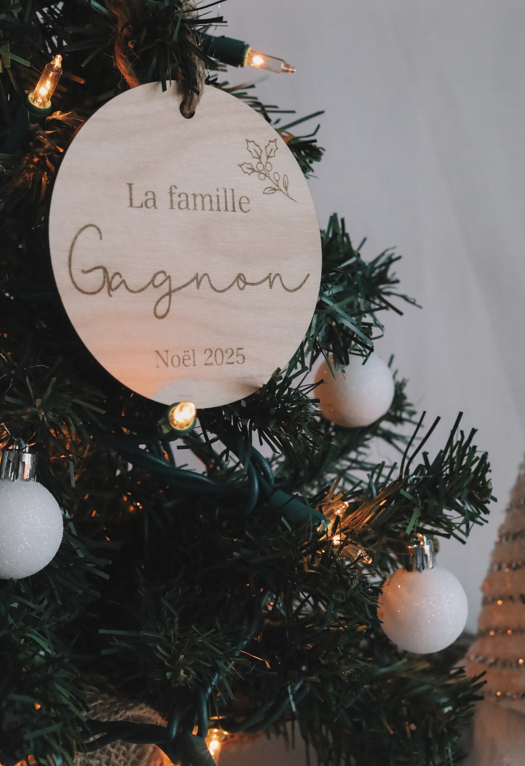 ornement de noël en bois famille noël 2025 personnalisée