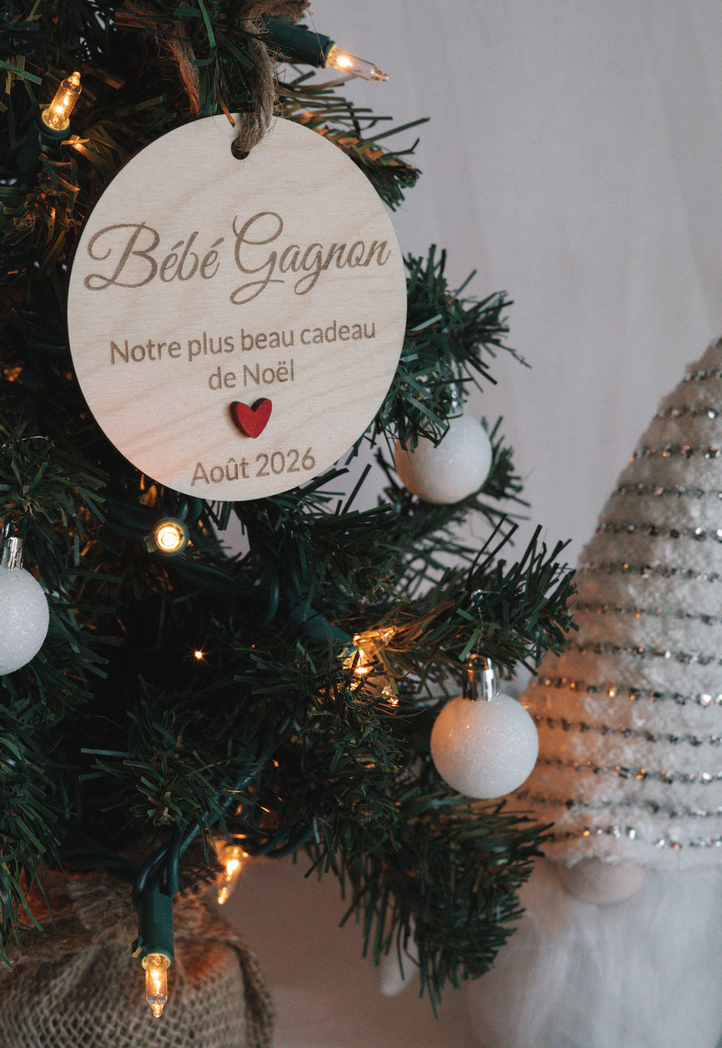 Annonce de grossesse de Noël personnalisée ornement/pastille de bois