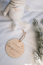 ornement de noël en bois famille noël 2025 personnalisée
