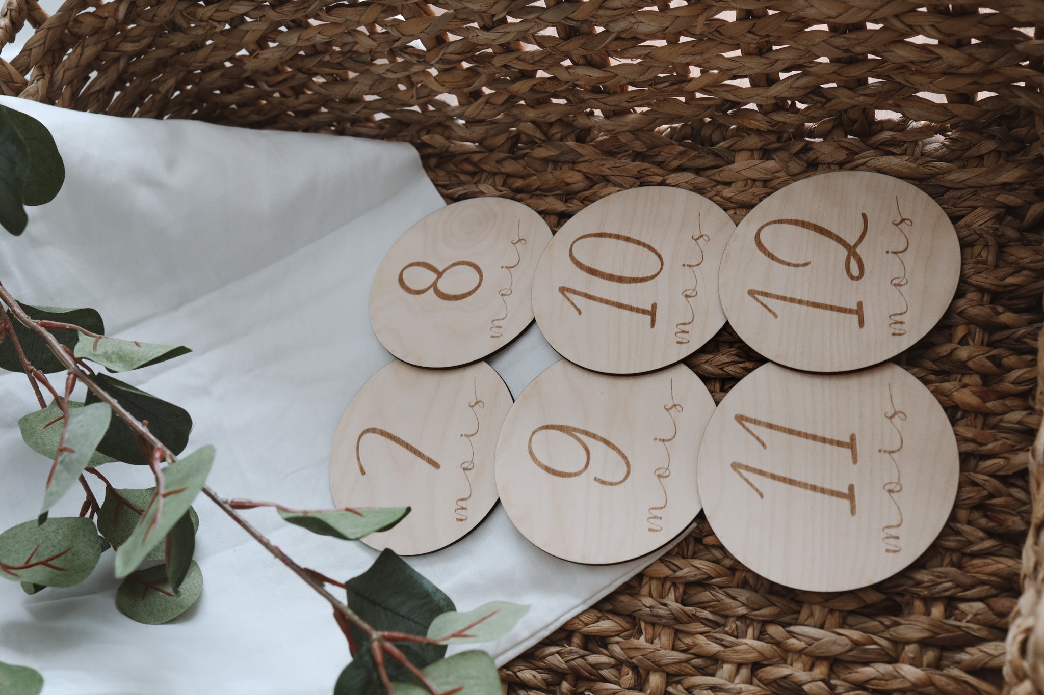 Pastille mensuelle, pastille de mois , pastille de bois 1 à 12 mois